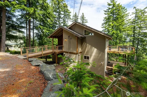 2986 Hales Passage Drive