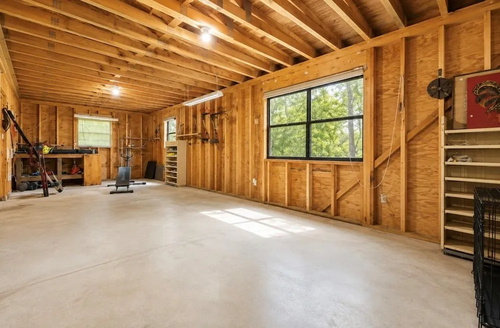 729 County Road 4040 Crockett, TX 75835