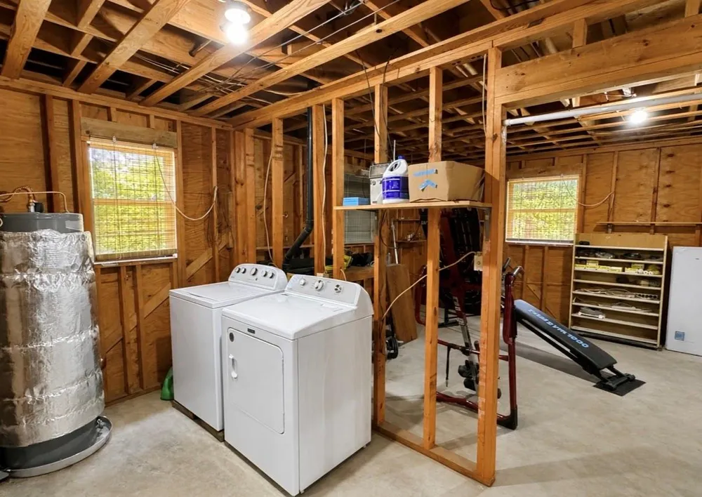 729 County Road 4040 Crockett, TX 75835