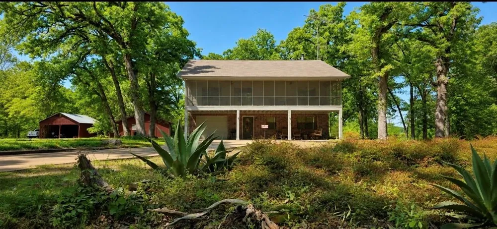729 County Road 4040 Crockett, TX 75835
