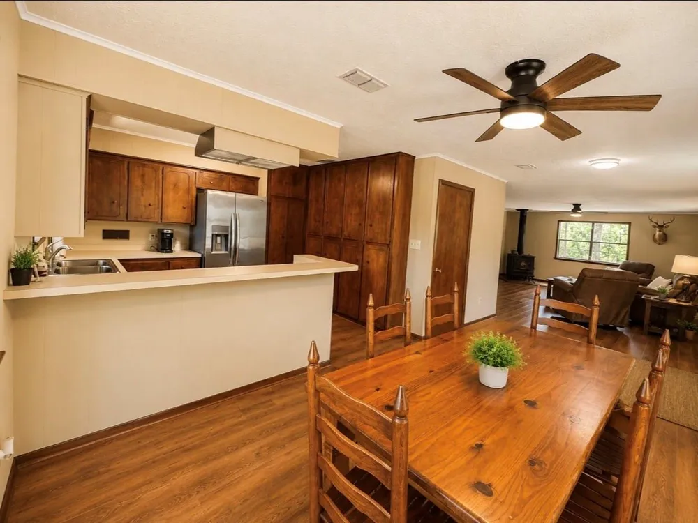729 County Road 4040 Crockett, TX 75835