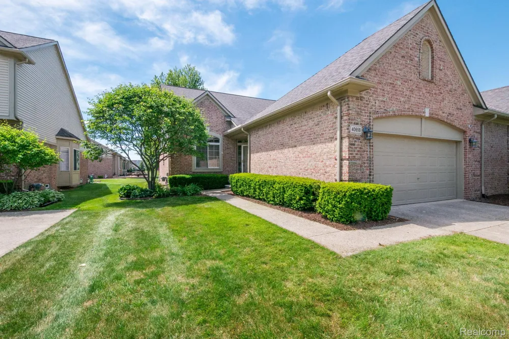 40658 Saint Louis Drive