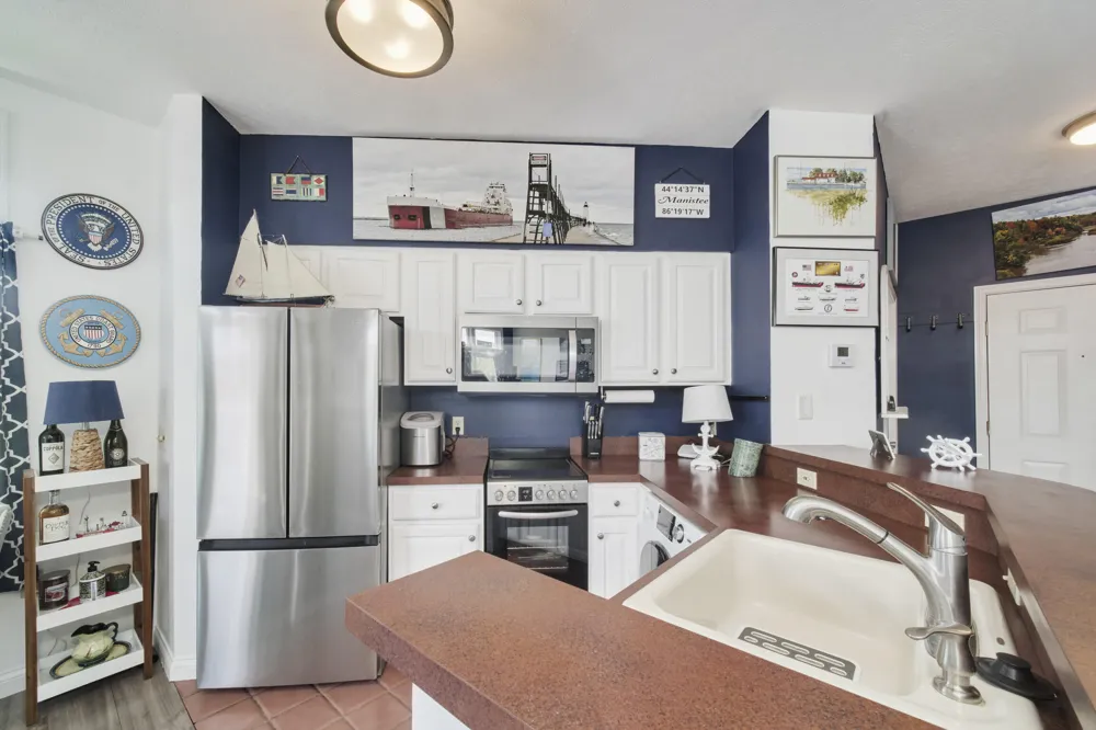 3 Brookharbor Manistee, MI 49660