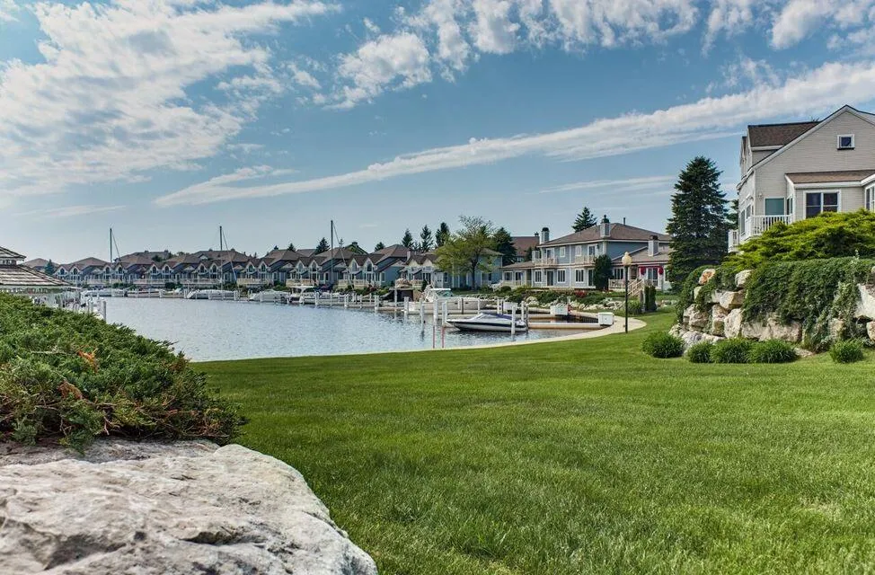 3 Brookharbor Manistee, MI 49660