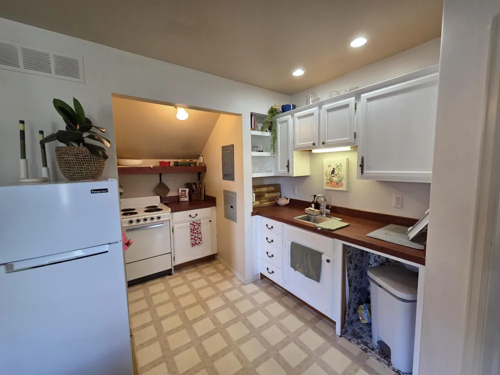 963 W Ann Arbor Trail #18b Plymouth, MI 48170