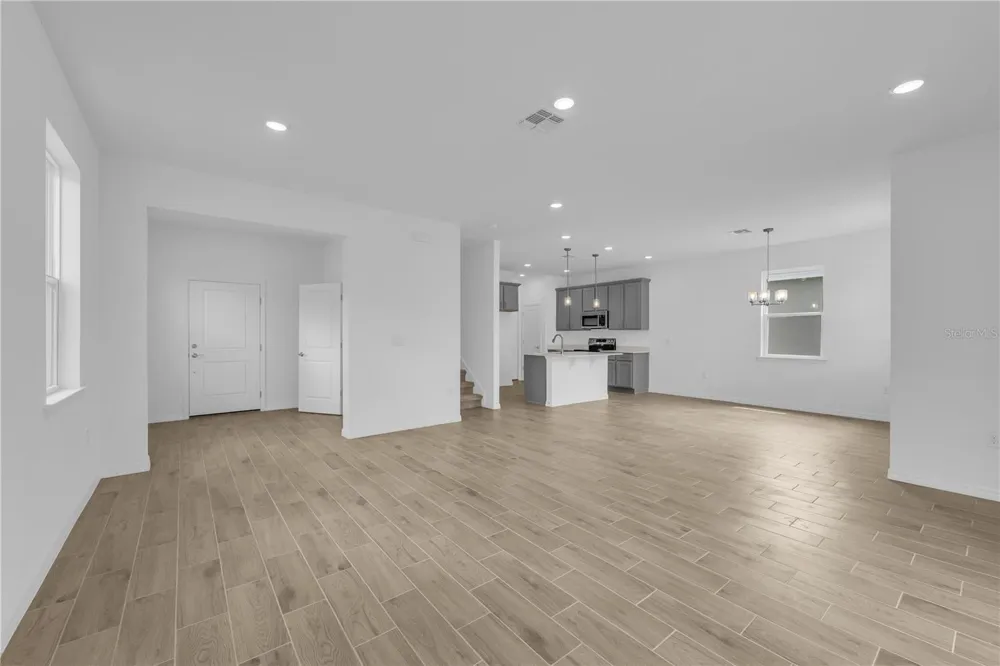 906 CASTLEFORD AVENUE Palm Bay, FL 32905