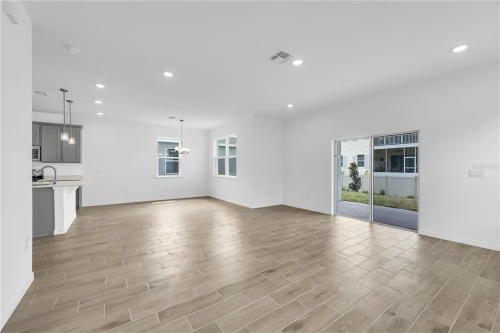 906 CASTLEFORD AVENUE Palm Bay, FL 32905