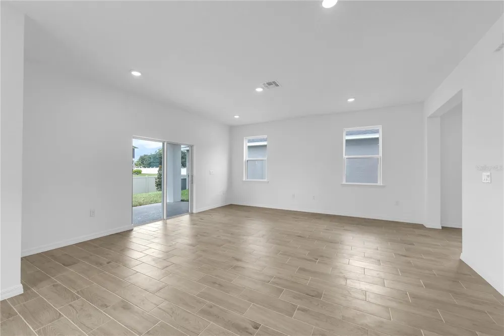 906 CASTLEFORD AVENUE Palm Bay, FL 32905
