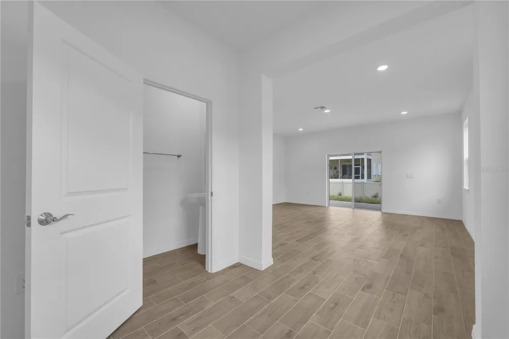 906 CASTLEFORD AVENUE Palm Bay, FL 32905