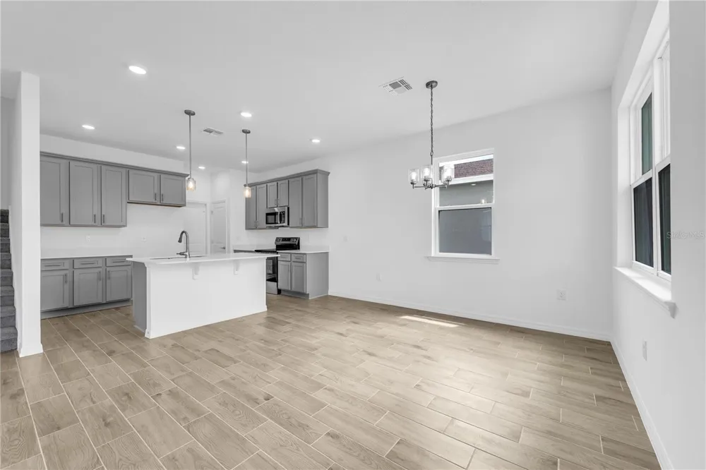 906 CASTLEFORD AVENUE Palm Bay, FL 32905
