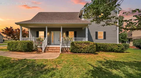 168 Windermere Lane NE