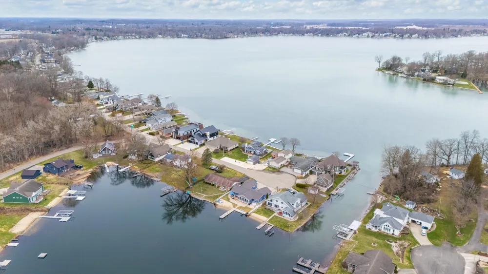 21557 Lake Street Cassopolis, MI 49031