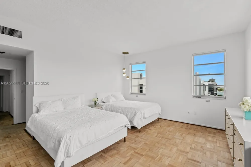 9341 E Bay Harbor Dr #PH-B Bay Harbor Islands, FL 33154