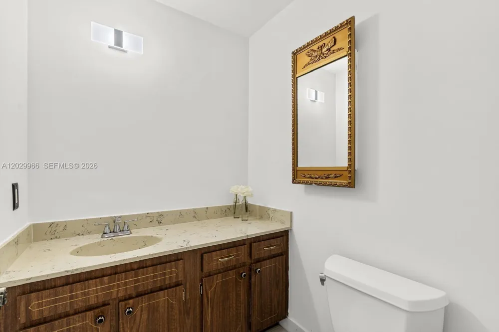 9341 E Bay Harbor Dr #PH-B Bay Harbor Islands, FL 33154