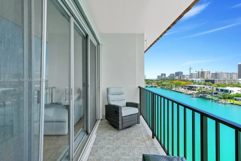 9341 E Bay Harbor Dr #PH-B Bay Harbor Islands, FL 33154