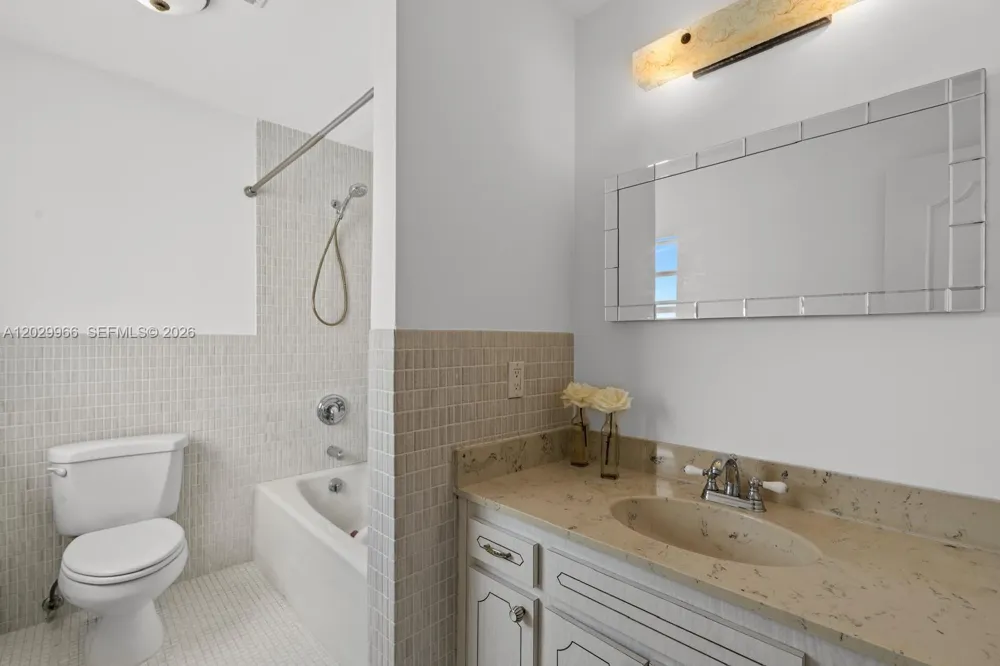 9341 E Bay Harbor Dr #PH-B Bay Harbor Islands, FL 33154