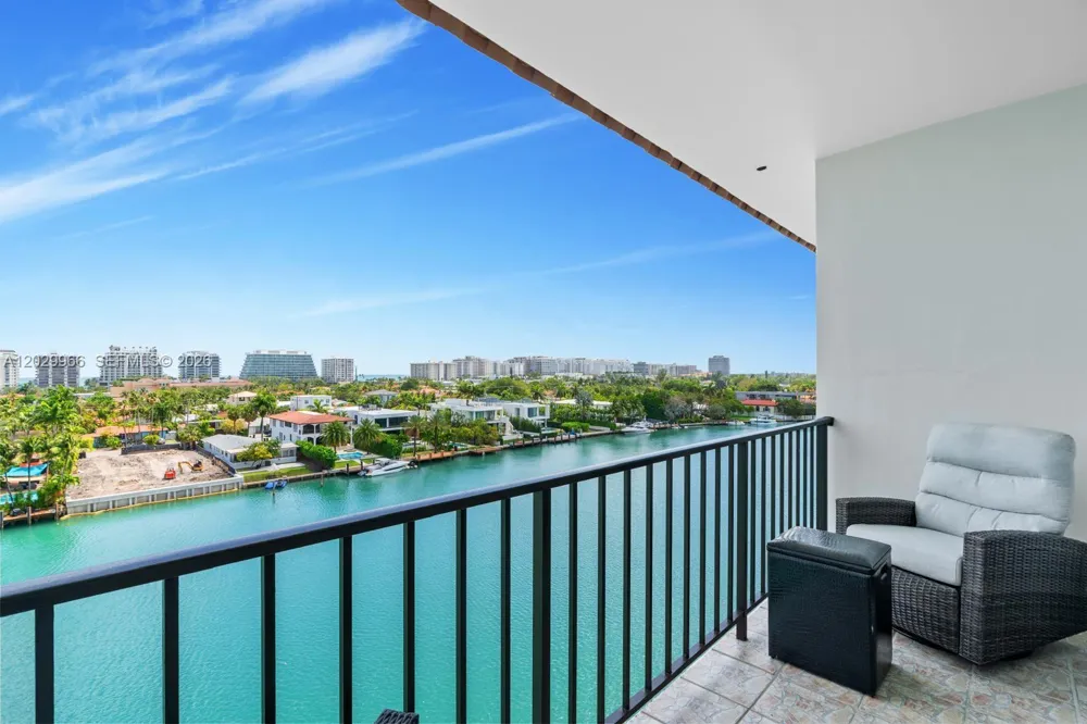 9341 E Bay Harbor Dr #PH-B Bay Harbor Islands, FL 33154