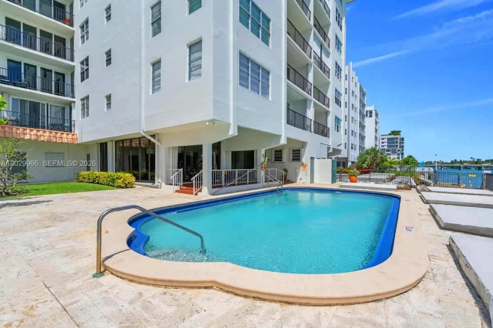 9341 E Bay Harbor Dr #PH-B Bay Harbor Islands, FL 33154