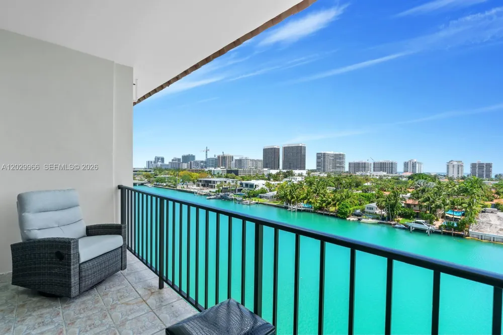 9341 E Bay Harbor Dr #PH-B Bay Harbor Islands, FL 33154
