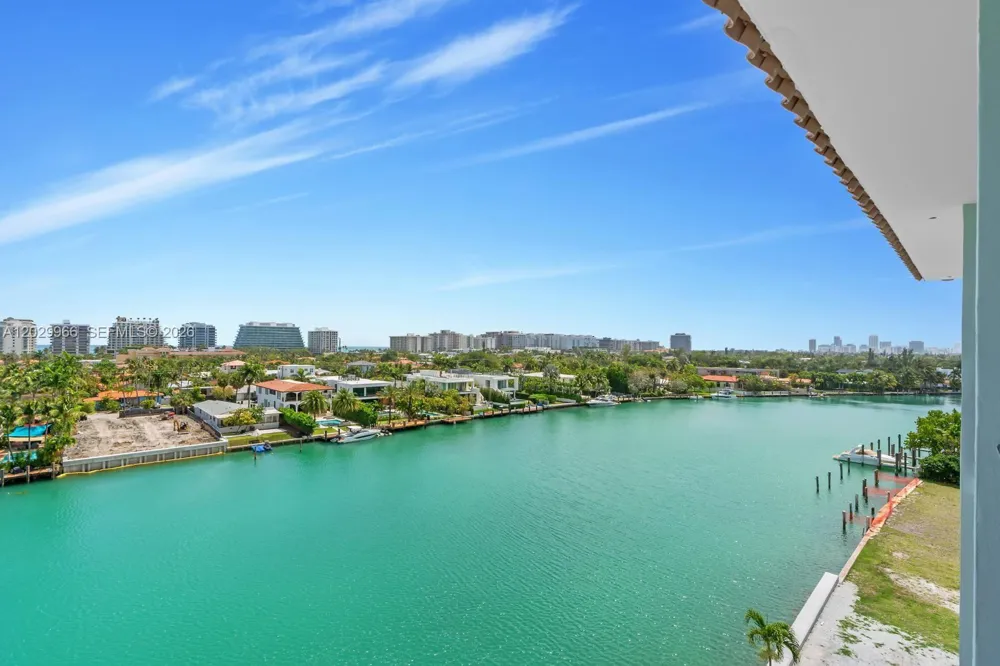 9341 E Bay Harbor Dr #PH-B Bay Harbor Islands, FL 33154
