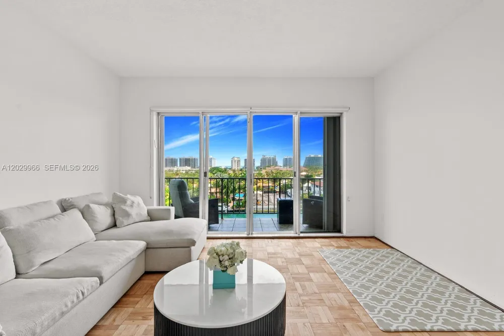 9341 E Bay Harbor Dr #PH-B Bay Harbor Islands, FL 33154
