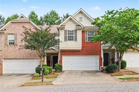 372 Creek Manor