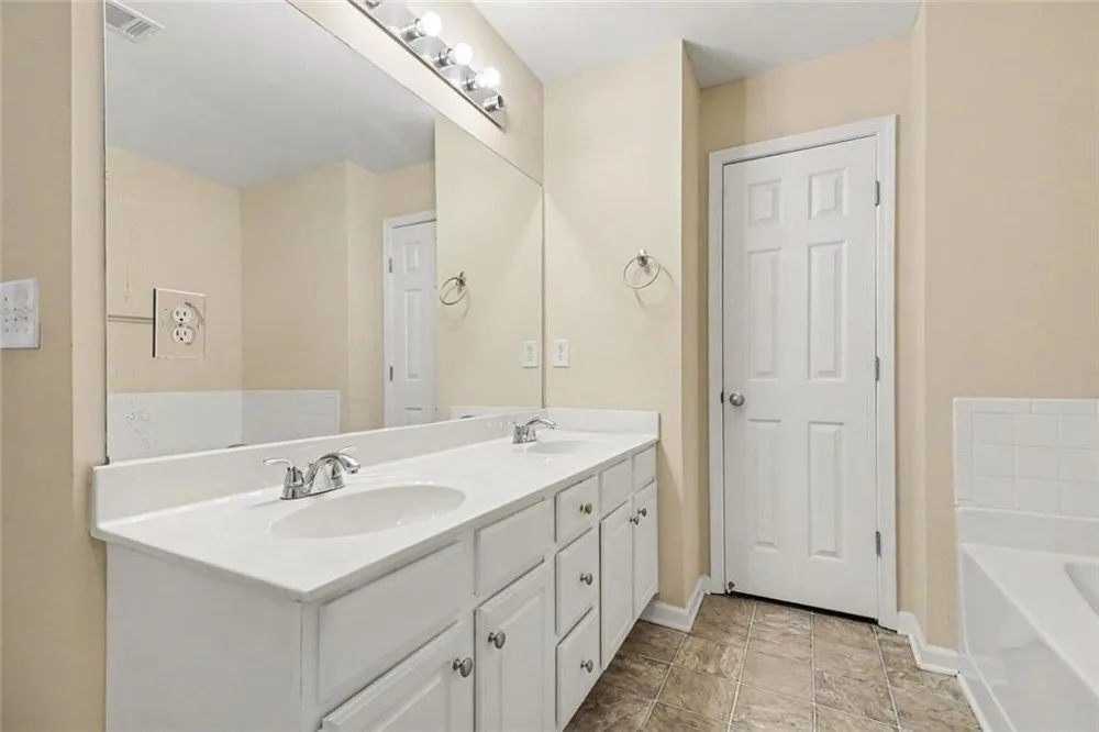 372 Creek Manor Suwanee, GA 30024