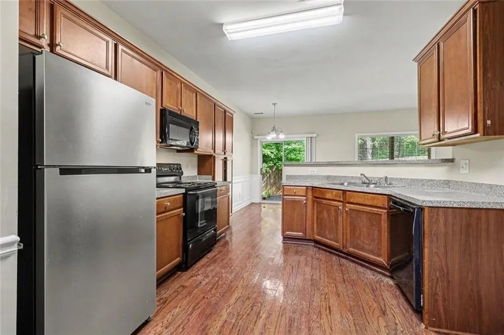372 Creek Manor Suwanee, GA 30024