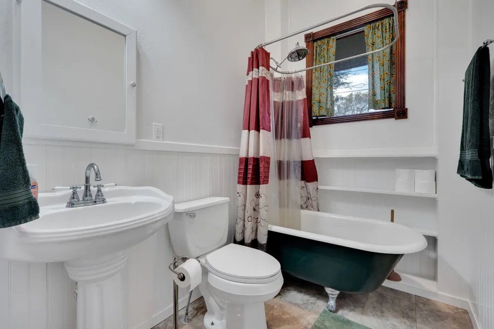 312 W 8th Street Ferris, TX 75125