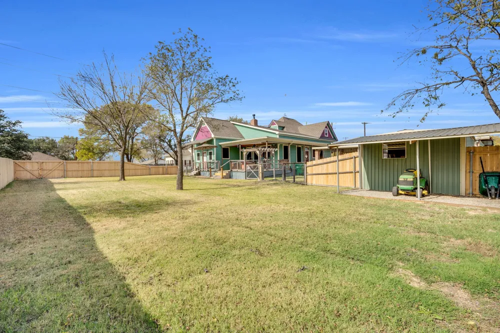 312 W 8th Street Ferris, TX 75125