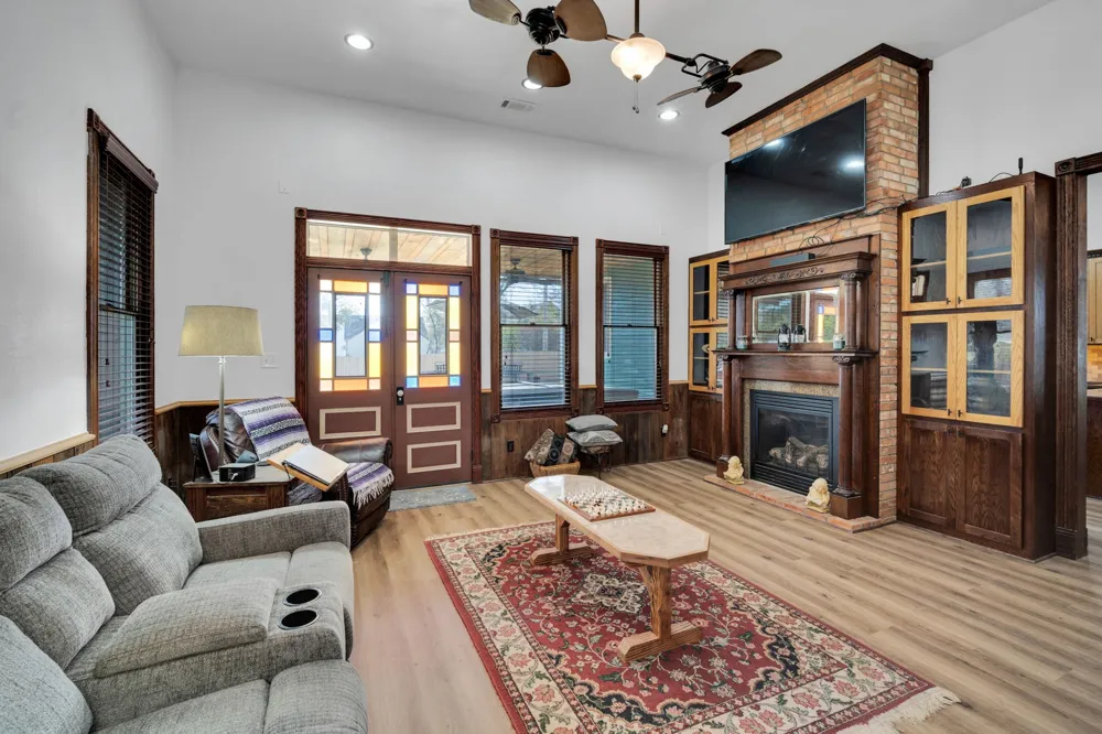 312 W 8th Street Ferris, TX 75125
