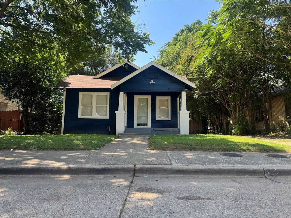 3227 Spring Avenue Dallas, TX 75215