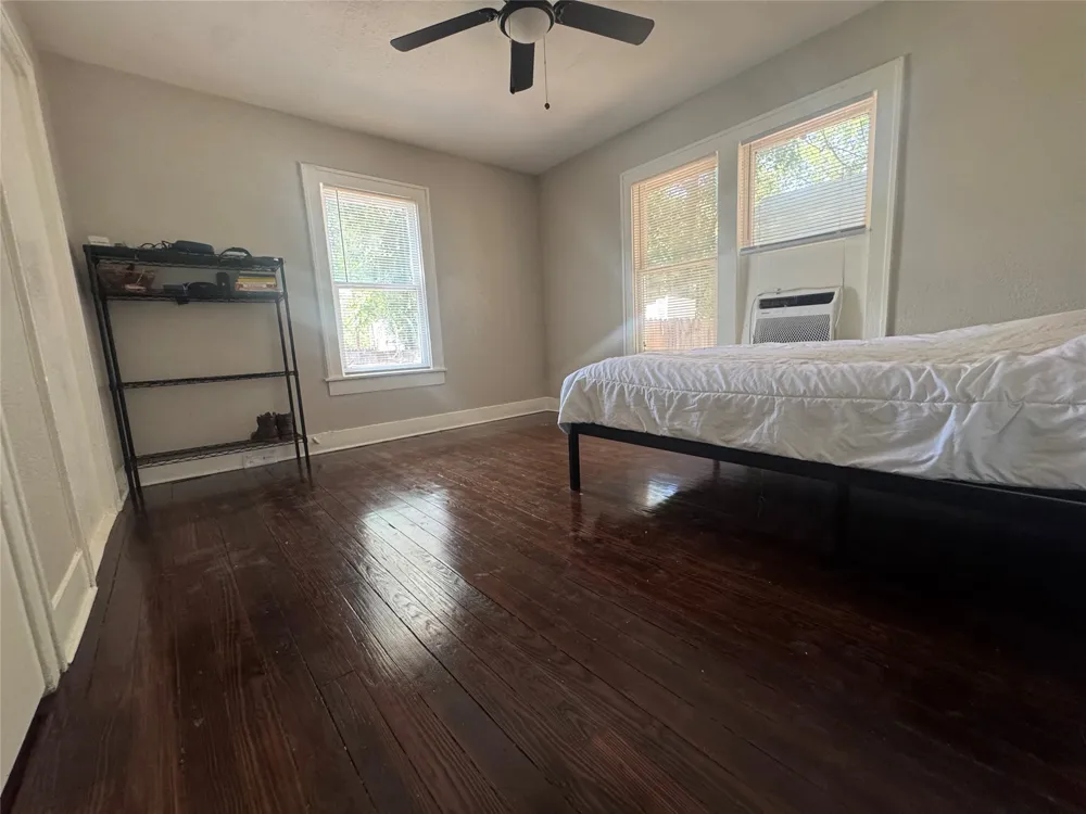 3227 Spring Avenue Dallas, TX 75215