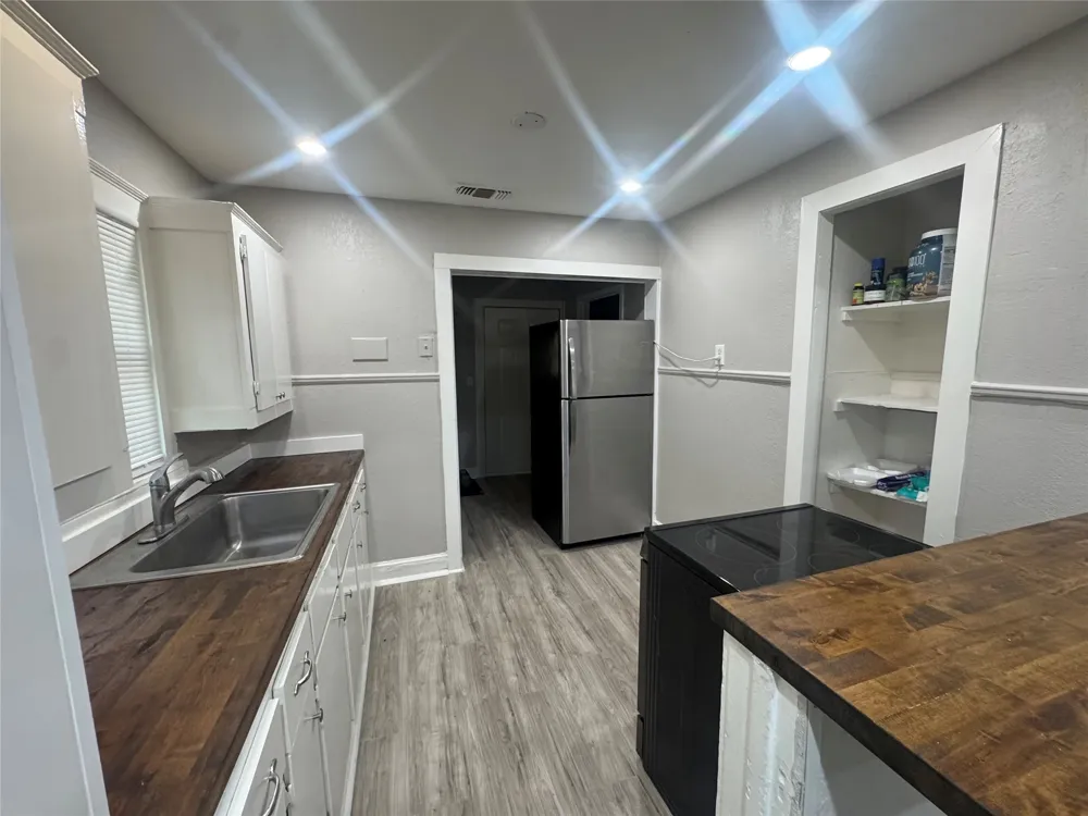 3227 Spring Avenue Dallas, TX 75215