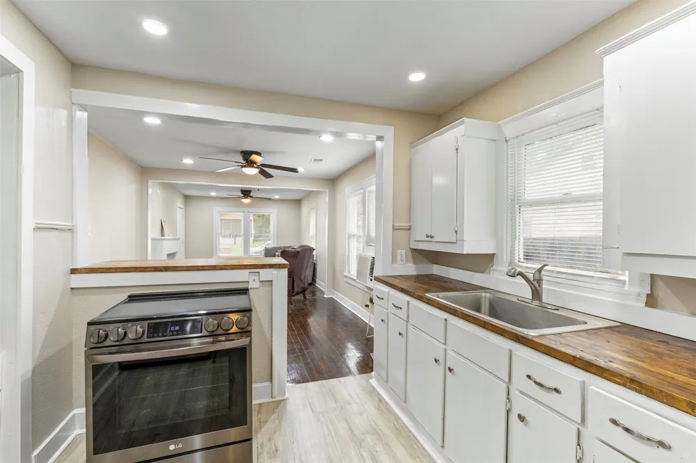 3227 Spring Avenue Dallas, TX 75215