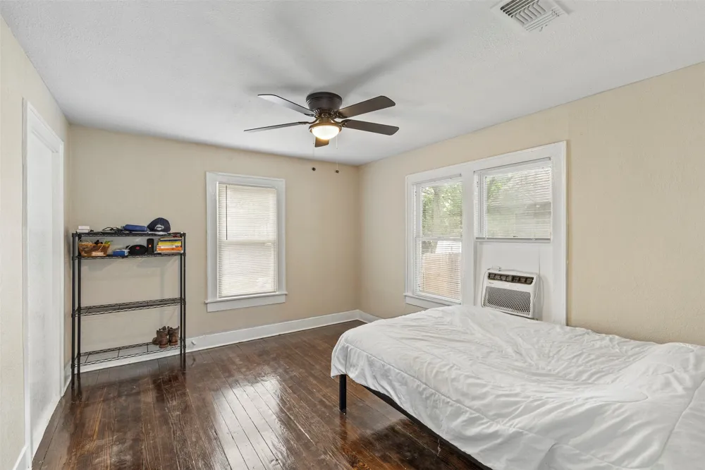 3227 Spring Avenue Dallas, TX 75215