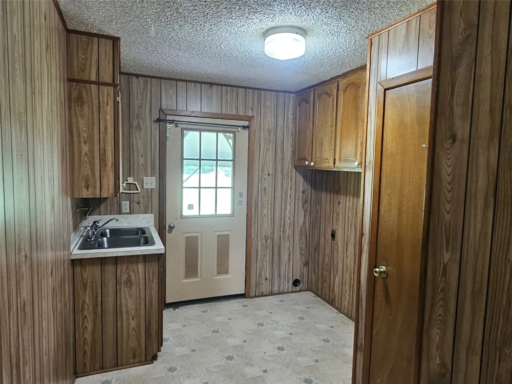 260 County Road 1885 Yantis, TX 75497