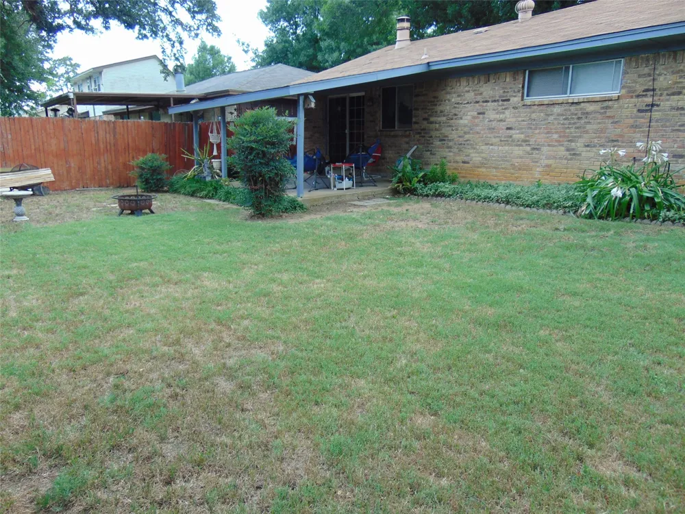 5420 Kings Manor Drive Lake Dallas, TX 75065