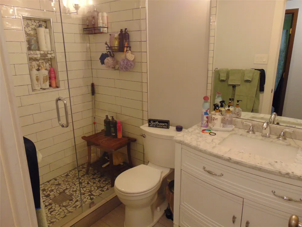 5420 Kings Manor Drive Lake Dallas, TX 75065