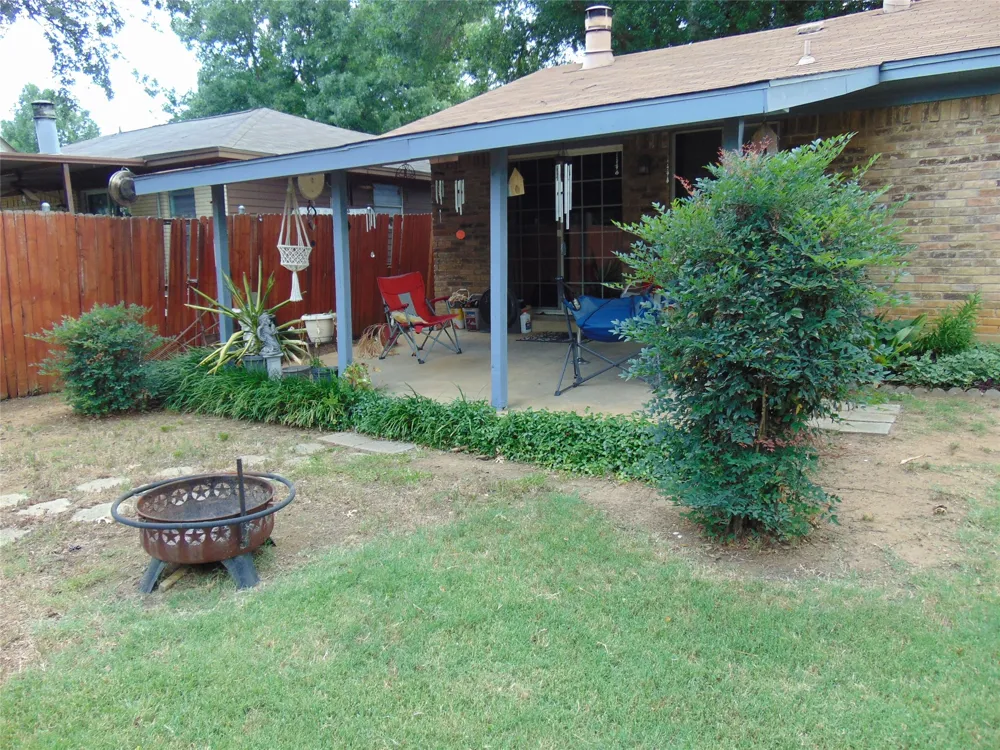 5420 Kings Manor Drive Lake Dallas, TX 75065