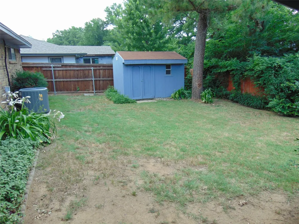 5420 Kings Manor Drive Lake Dallas, TX 75065