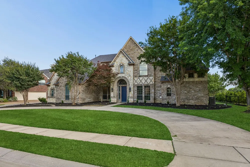 1807 Greenlea Cove Southlake, TX 76092
