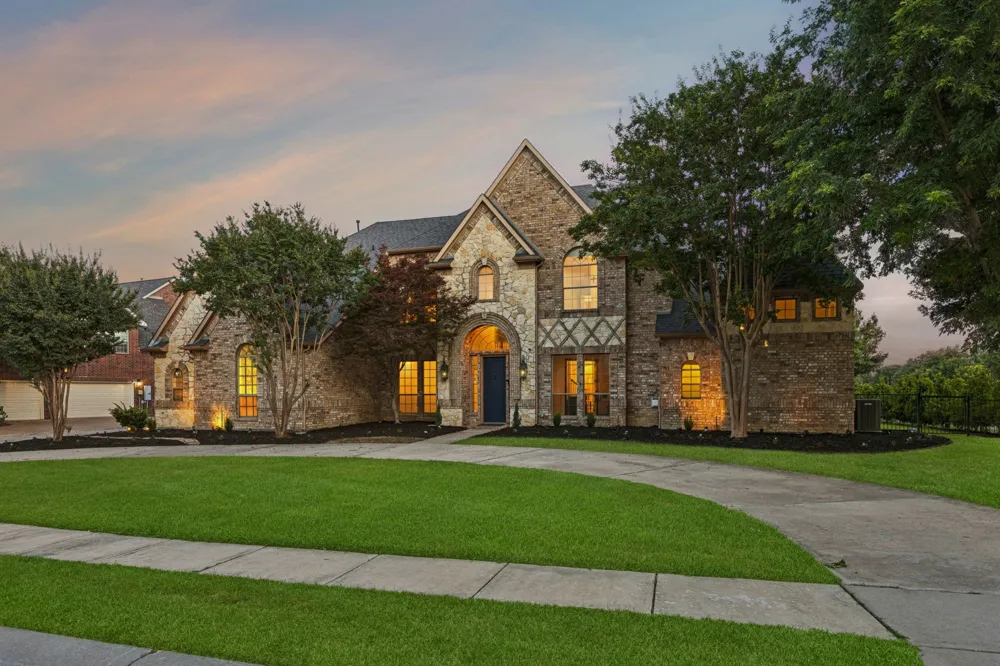 1807 Greenlea Cove Southlake, TX 76092
