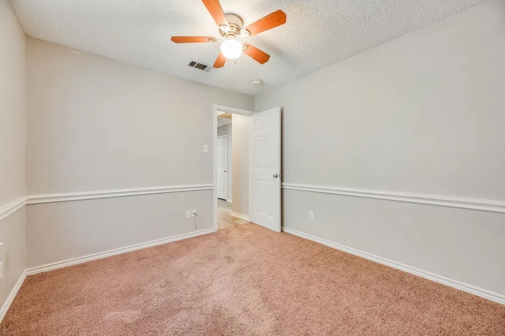 5610 Eagle Rock Road Arlington, TX 76017