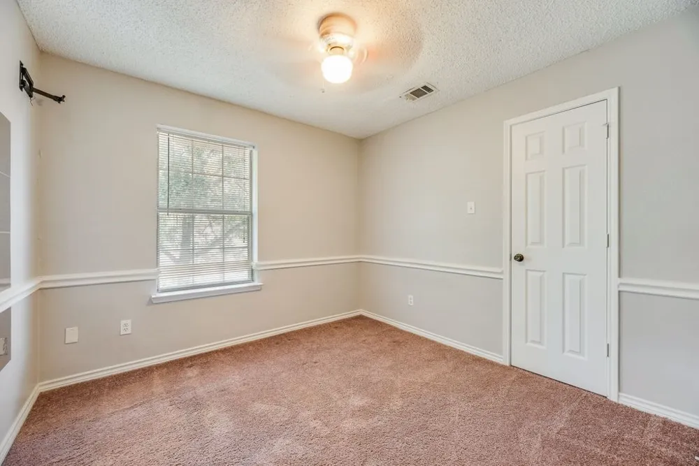 5610 Eagle Rock Road Arlington, TX 76017