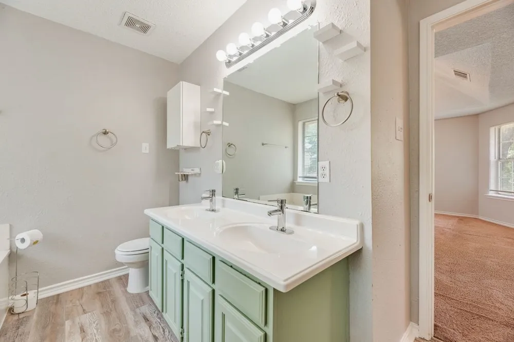5610 Eagle Rock Road Arlington, TX 76017