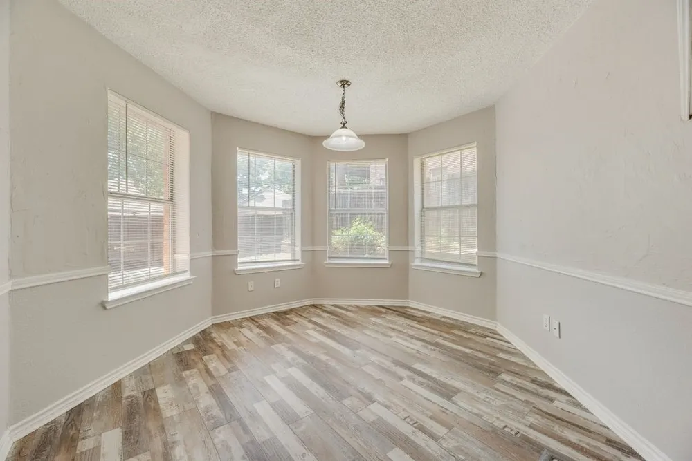5610 Eagle Rock Road Arlington, TX 76017