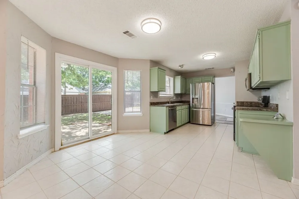 5610 Eagle Rock Road Arlington, TX 76017