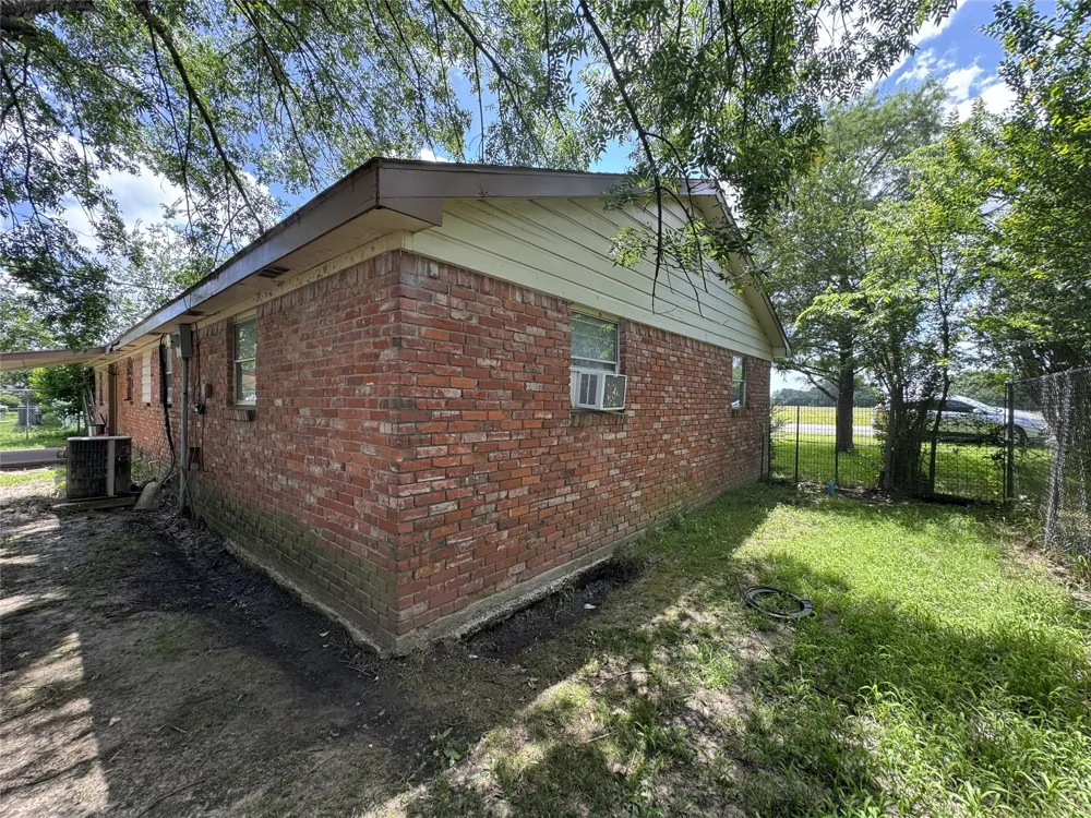 3041 Monroe Street Commerce, TX 75428