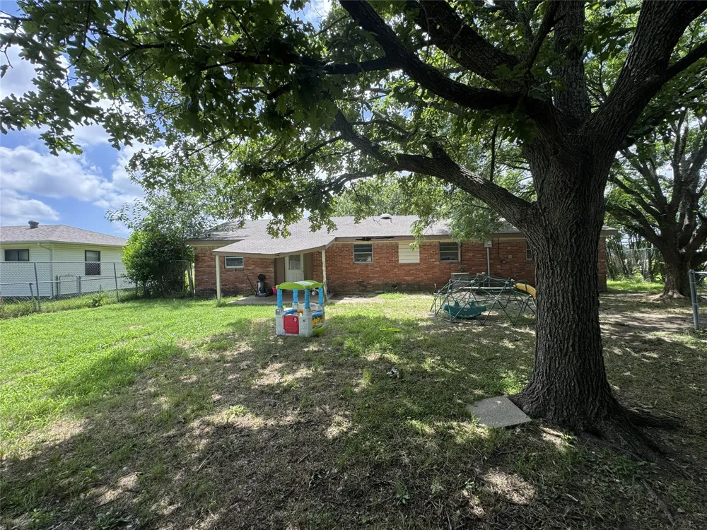 3041 Monroe Street Commerce, TX 75428